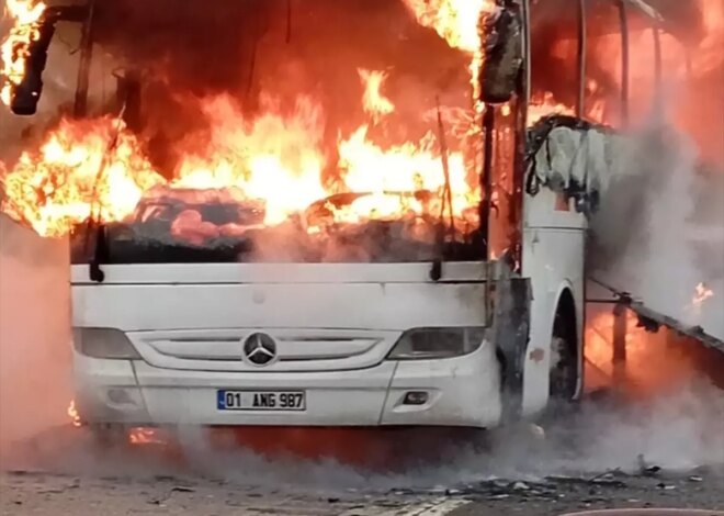 Tarsus’ta Otobüs Yangını