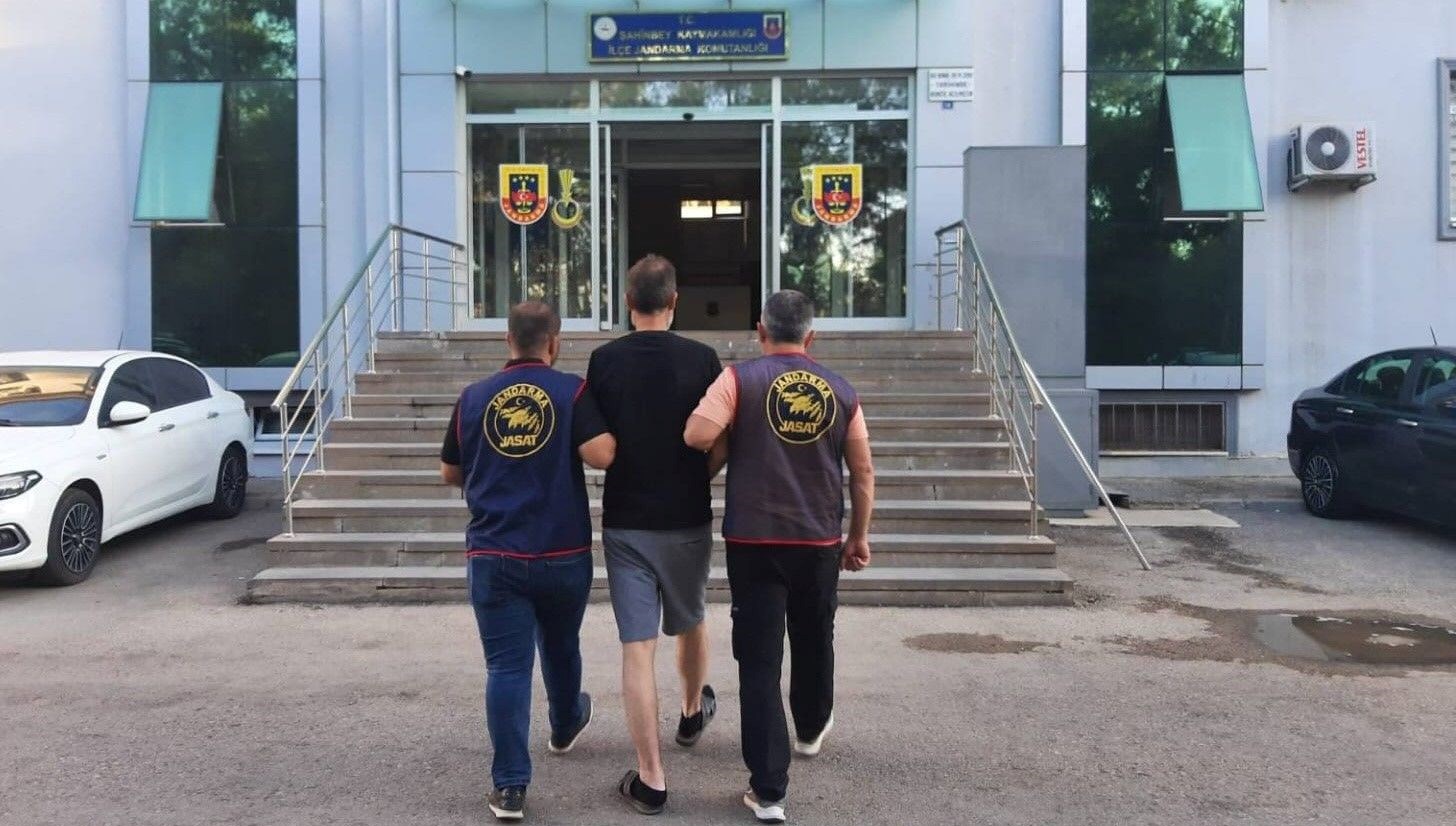 Gaziantep’te 25 yıl cezayla aranıyordu, yakalandı
