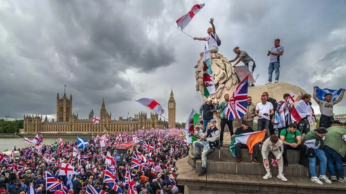 İngiltere’de Aşırı Sağ Protestolar