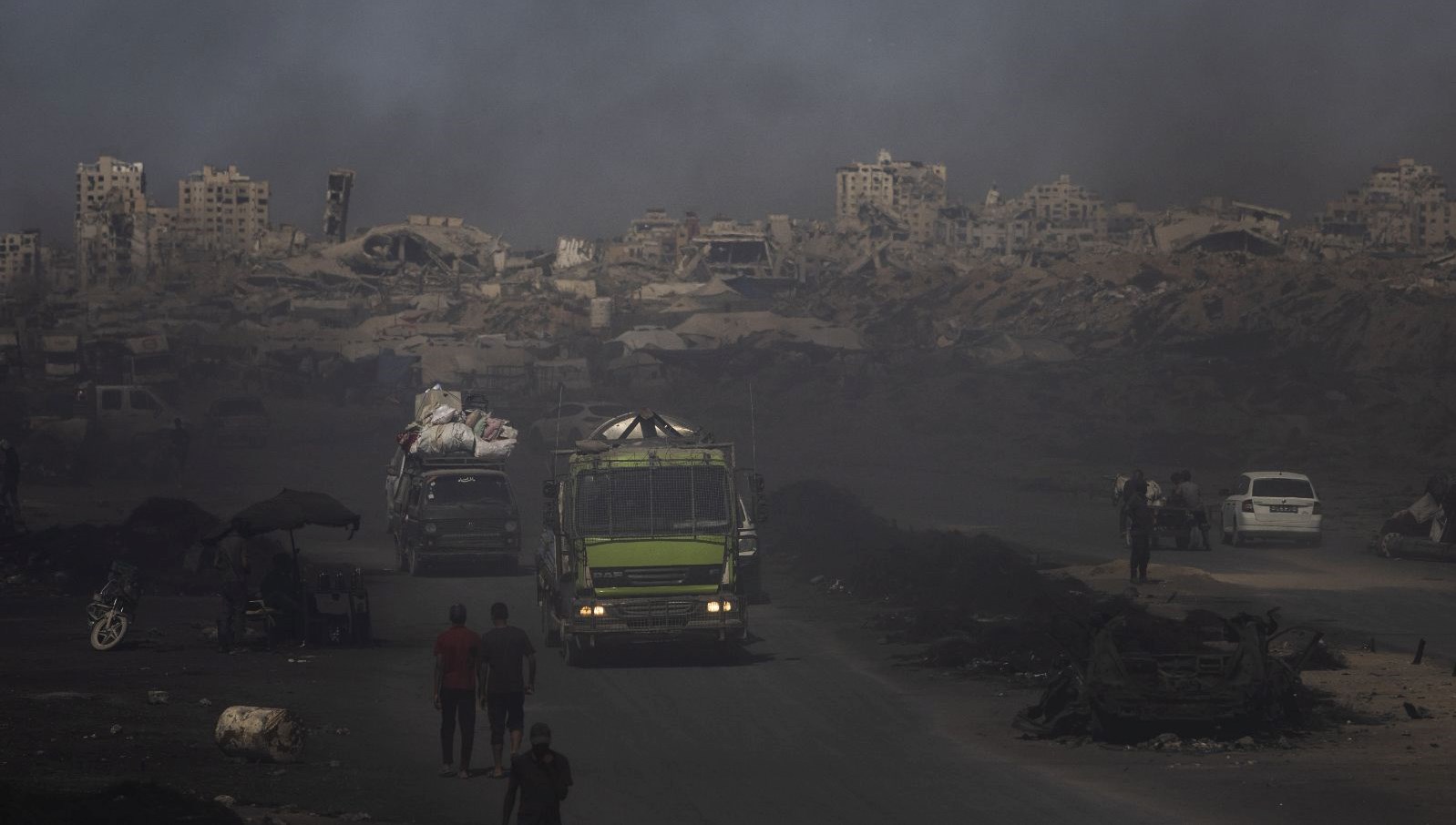 İsrail yine Gazze’yi vurdu: 33 ölü, 25 kayıp