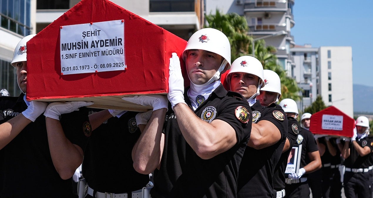 İzmir şehitlerine son veda!