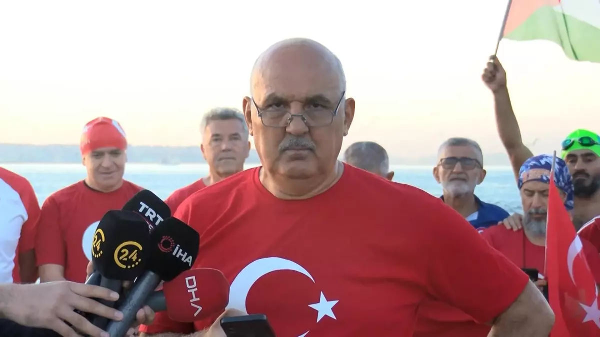 Zeytinburnu Yüzücülerinden Filistin’e Destek