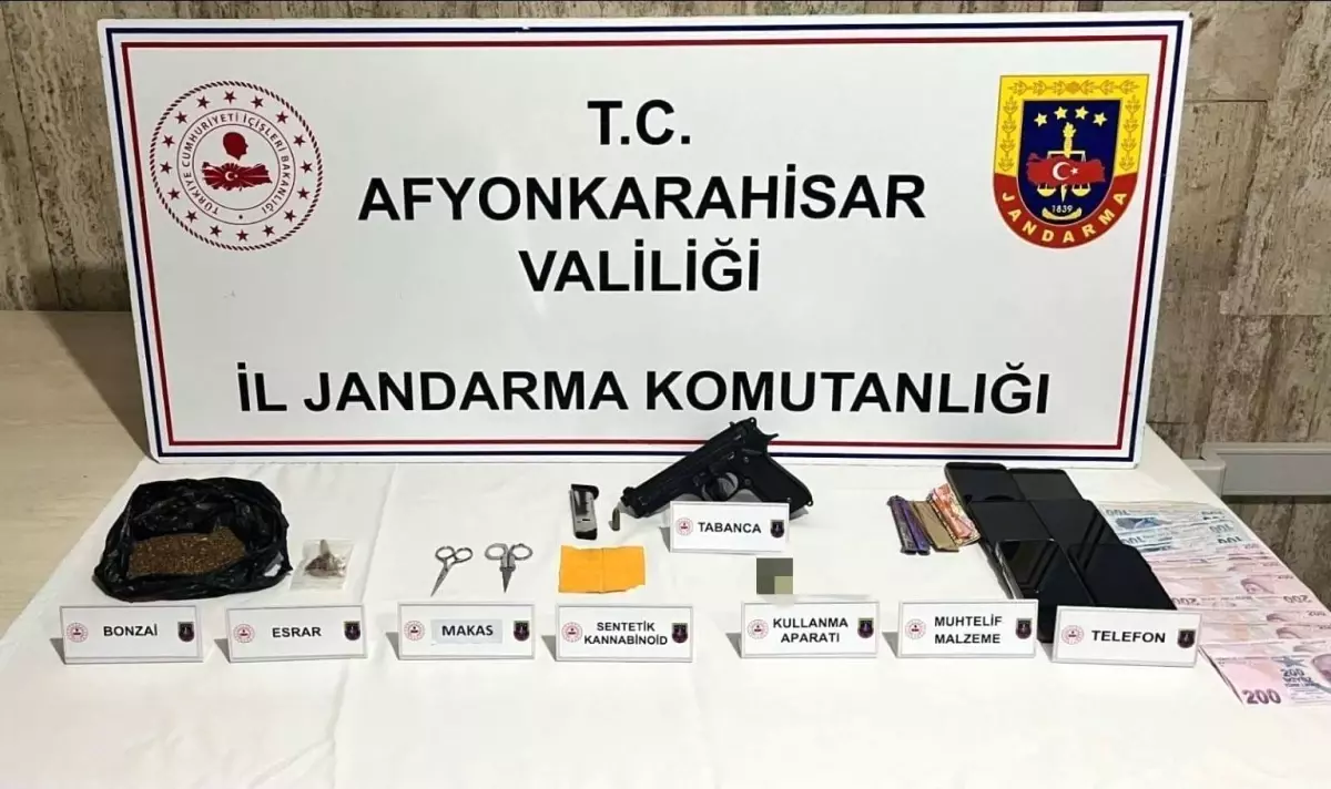 Afyonkarahisar’da Uyuşturucu Operasyonu: 4 Gözaltı