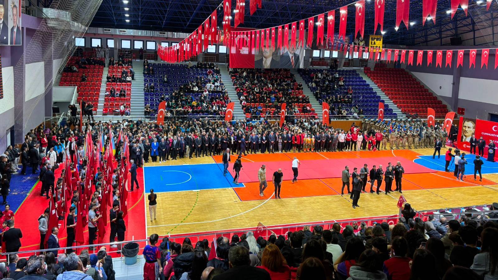 CHP’li Adıgüzel: Ordu’da vali yardımcısı küçücük çocukların jimnastik gösterisini giysileri nedeniyle engelledi