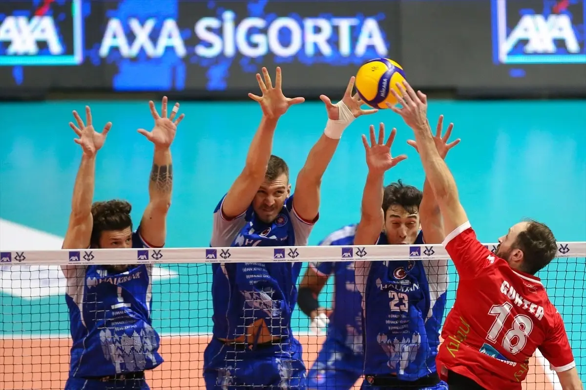 İBB, Halkbank’ı 3-0 Geçti
