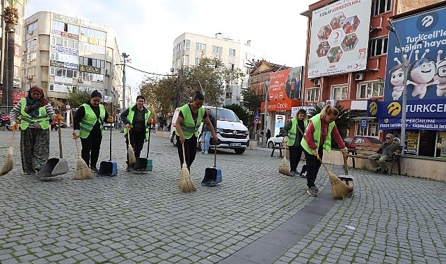 Edremit’te temizlikte 7/24 kesintisiz hizmet