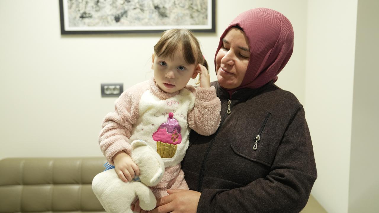 Karaciğer yetmezliğiyle doğdu, annesinin fedakarlığıyla hayata tutundu