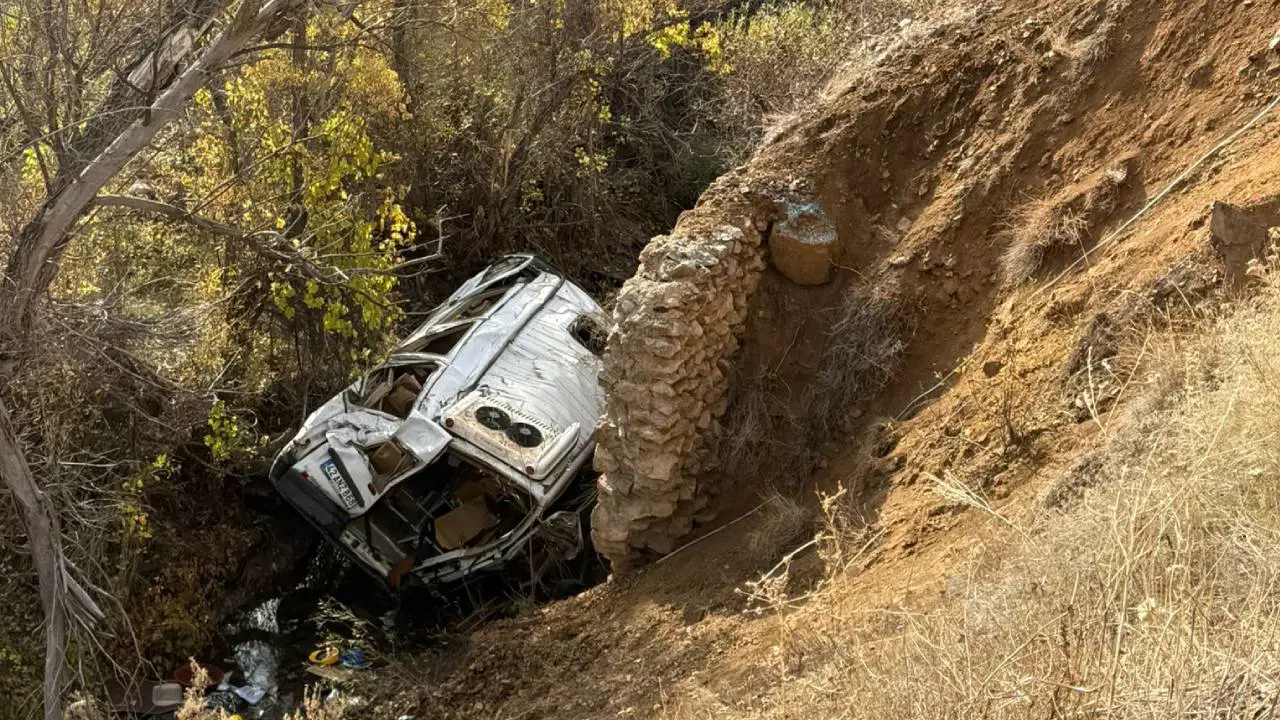 Konya’da korkunç kaza… Öğrenci servisi uçuruma yuvarlandı: Çok sayıda yaralı var!