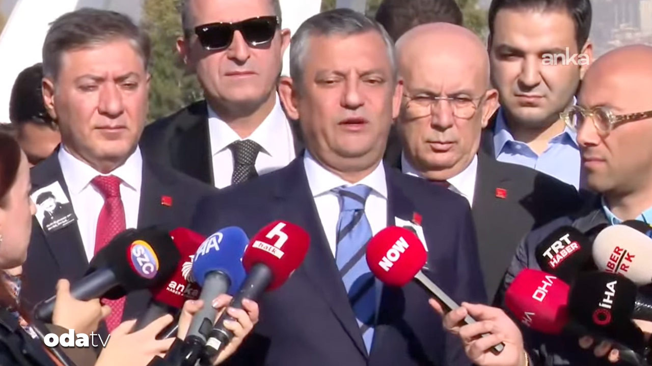 Özgür Özel’den Gürsel Tekin’e: Kayyum kumda oynasın