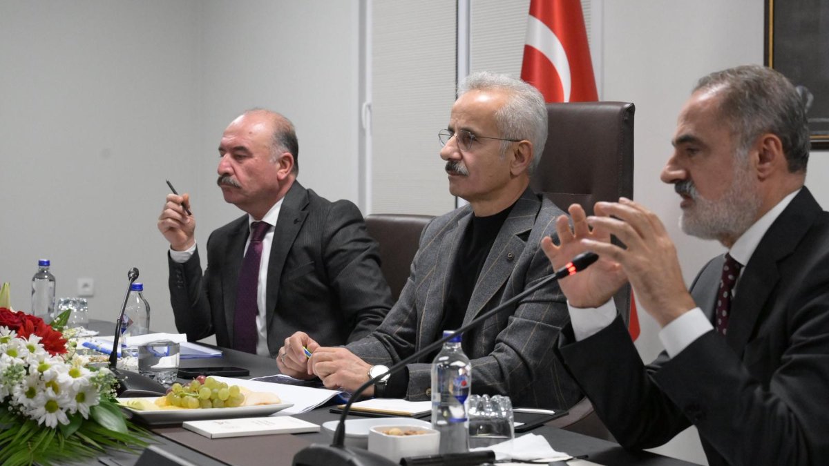 Abdulkadir Uraloğlu duyurdu: Çorum’a ilk kez demiryolu bağlantısı sağlanacak