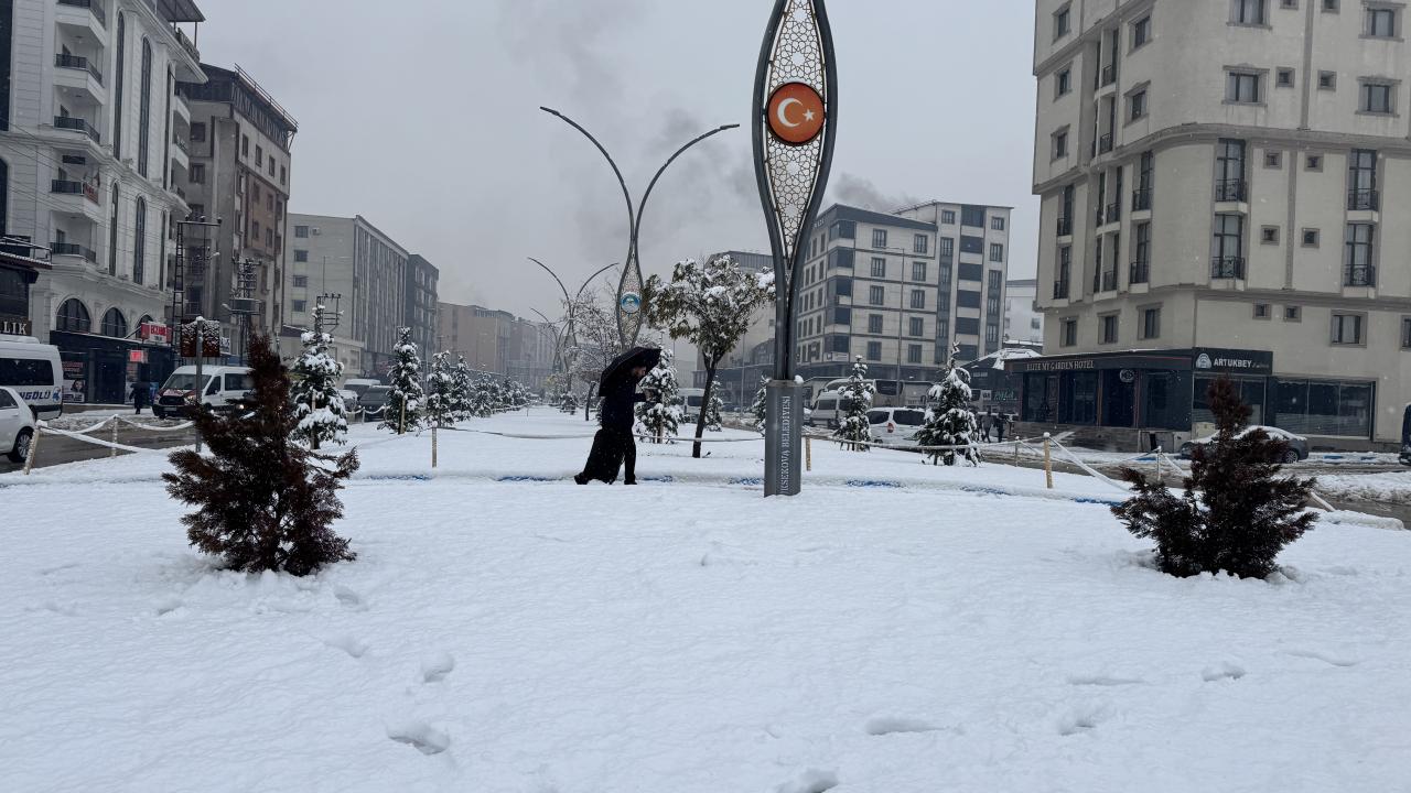 İllerden peş peşe haberler: Çok sayıda yol ulaşıma kapandı!