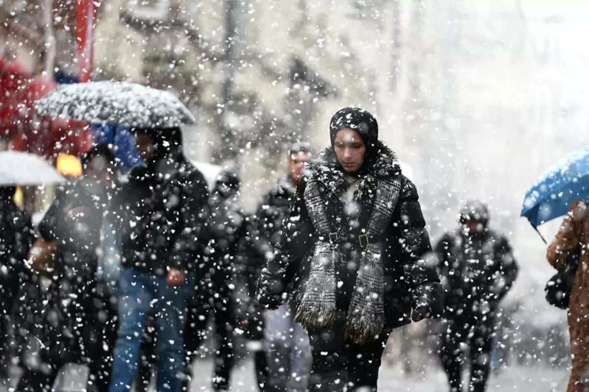 Kar yağışı tüm Türkiye’yi esir alacak! Meteoroloji tarih verdi
