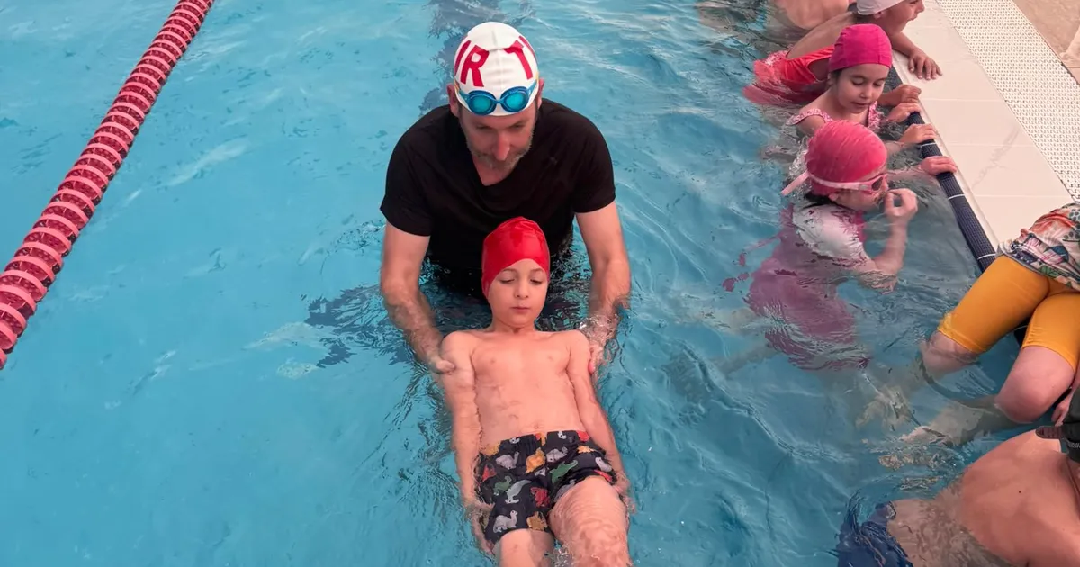 Kocaeli’de yüzme bilmeyen kalmasın projesi sürüyor