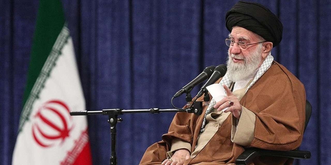 İran’dan Trump’ın ‘müdahale ederiz’ tehdidine yanıt! “Kendi ülkesine baksın”