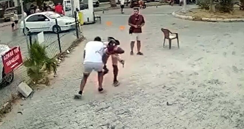 Muglada sokak ortasinda birbirine girdiler kan akti 2kIXMnqW